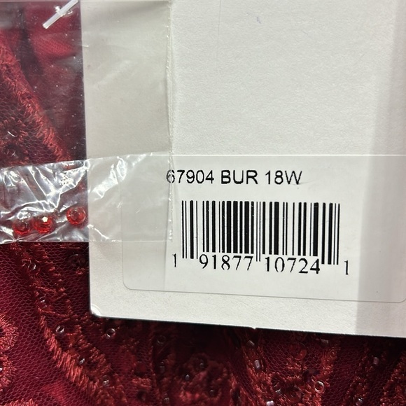 Mac Duggal 67904 NWT Butterfly Sleeve Embroidered Dress - Picture 7 of 7